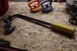 lot 723 image: 22 Board Bender