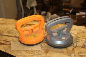 lot 724 image: Lot of (2) Suction Cup Dent Puller  Glass Panel Carrier
