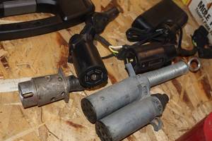 lot 727 image: Lot of (6) Assorted Trailer PlugsSockets