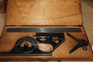 lot 741 image: Square Combo Set with Wooden Case