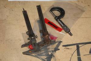 lot 750 image: Lot of (3) Precision Tools - Calipers (x2) and Micrometer (x1)