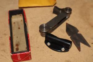 lot 752 image: Starrett No. 6 Level Attachment and Screw Pitch Gage (New )