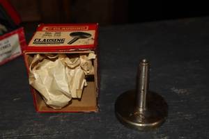lot 762 image: Clausing No. 360 Drill Pad for 10 Lathe