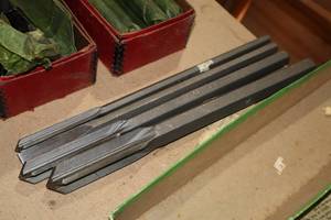 lot 781 image: Lot of (4) Assorted Hammer Chisel Bits