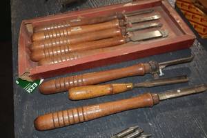 lot 806 image: Craftsman Professional Lathe Chisel Set