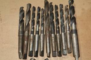lot 810 image: Lot of (11) Assorted Taper Shank Drill Bits