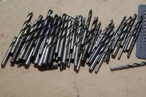 lot 812 image: Lot of (60) Assorted Straight Shank Drill Bits