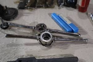 lot 835 image: Lot of (2) Tap & Die Tool Wrenches