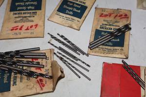 lot 861 image: Lot of (33) Assorted Drill Bits - 316 (x7), 332 (x9), 532 (x3), 18 (x2), 316 (x12)