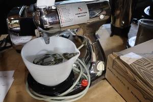 lot 1134 image: Hamilton Beach Stand Mixer