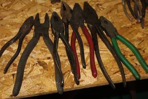 lot 906 image: Lot of (7) Assorted Pliers