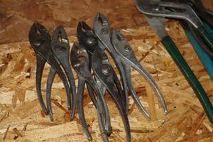 lot 910 image: Lot of (7) Assorted Pliers