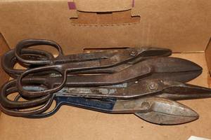 lot 914 image: Lot of (4) Assorted Metal ShearsSnips