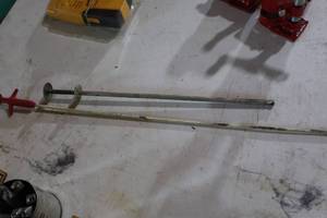 lot 925 image: Lot of (2) Parts Grabbers