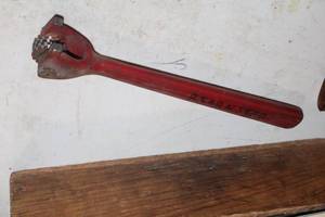 lot 930 image: Hand Grinding Wheel Grinder