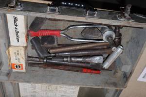 lot 933 image: Lot of (1 Case) Assorted Hammer Bits and Accessories