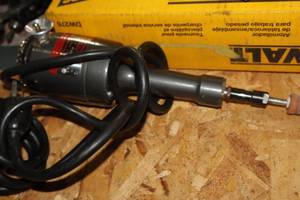 lot 935 image: Dumore Hand Grinder