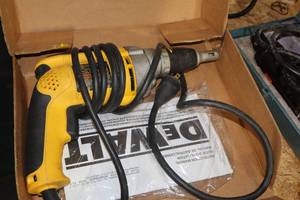 lot 936 image: DeWalt Electric DeckDrywall Screwdriver DW276