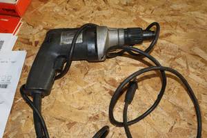lot 943 image: Snap-on Black & Decker Scrugun 38 Electric Drill 2054