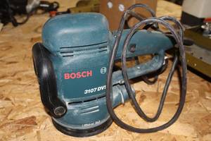 lot 947 image: Bosch 3107DVS 5 Random Orbit Sander