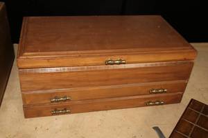 lot 1149 image: Jewelry Box