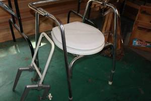 lot 1171 image: Toilet Stand and Grab Bar