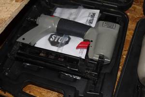lot 951 image: Porter-Cable 18-GA Air Brad Nailer with Case