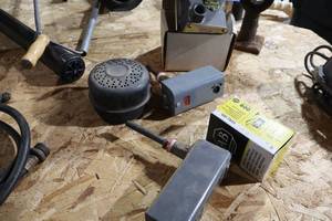 lot 968 image: Lot of (5) Assorted Machine Parts - Gauges, Switches, Controllers