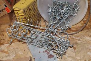 lot 1177 image: Lot of (1 Bucket) l Peg Board Hooks