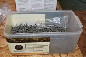 lot 1182 image: Lot of (1 Tote) Camo Deck Screws 1-78x#7