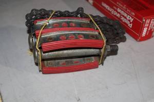 lot 1198 image: Vintage Bicycle Pedals and Chain