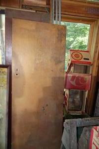 lot 1221 image: Solid Wood Door 29-12x74