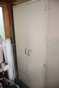 lot 1259 image: Metal Storage Cabinet 2-door
