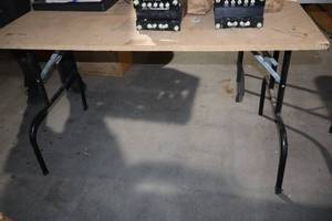 lot 1260 image: Wood Top Folding Table