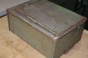 lot 1243 image: Vintage Bendix Radio Parts - Railroad Radio MRT-60D