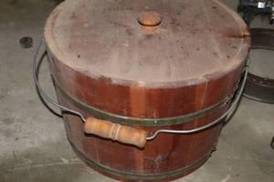 lot 1266 image: Vintage Wooden Bucket with Lid