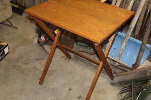 lot 1290 image: Fold-Up End Table