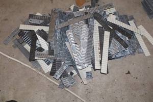 lot 1291 image: Lot of (1 Stack) BrickBlock Anchor Ties
