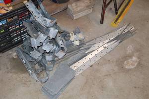 lot 1292 image: Lot of (1 Stack) Assorted Joist Hangers