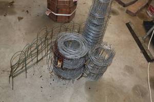 lot 1304 image: Lot of (4) Assorted Wire Garden Fencing