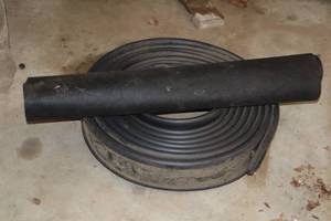 lot 1306 image: 1 Roll Plastic Edging 5 and 1 Roll Mesh Under Barrier 36W