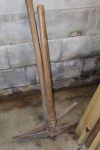 lot 1316 image: Lot of (2) Pick Axes