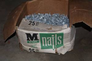 lot 1338 image: Lot of (1 Partial Box) 1-14 Roofing Nails