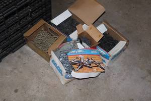lot 1342 image: Lot of (5 Partial Boxes) Assorted Screws