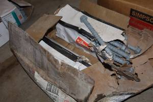 lot 1344 image: Lot of (1 Box) Simpson Strong Tie Heavy Duty Concrete Screw Anchors 12x6-12 40-count ( 40 total items )