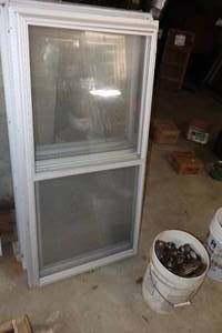 lot 1365 image: Lot of (5) Windows with Aluminum Frame 26x52