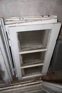 lot 1368 image: Lot of (5) Windows with Wood Frame 17x34