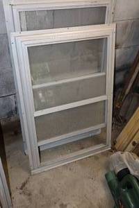 lot 1372 image: Lot of (3) Windows with Aluminum Frame