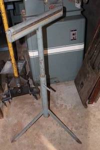 lot 1375 image: 16 Material Roller Stand  36 Adjustable Height