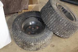 lot 1377 image: Lot of (2) Lawn Tractor Tires on Rims
